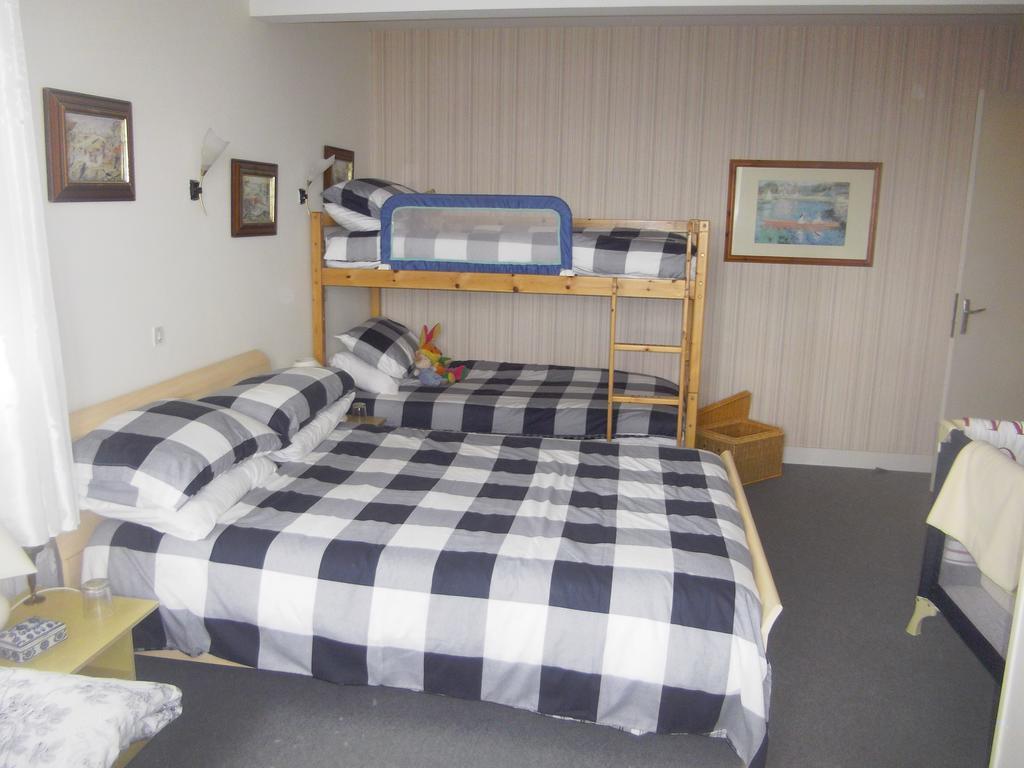 Juvigny-Val-d'Andaine Lenard Charles Bed & Breakfast חדר תמונה